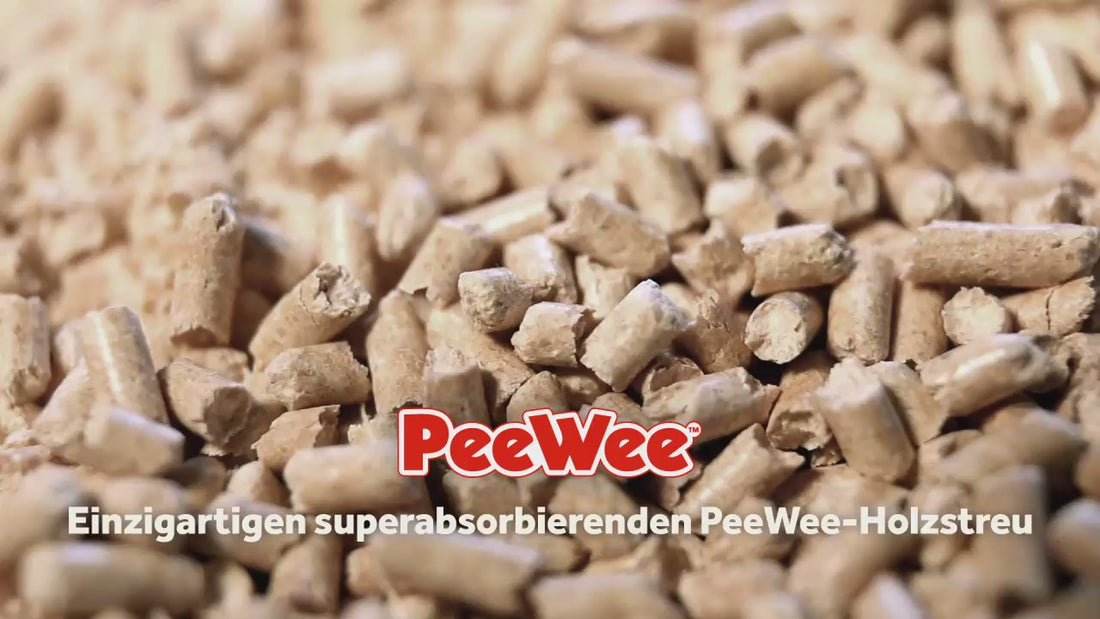 PeeWee Holzpellets quellen bei Kontakt mit Wasser auf und zerfallen zu feinen Spänen, umweltfreundlich und effizient